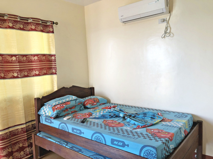 Bedroom 2, Queen of Isle Restaurant and Cottages, Puerto Galera