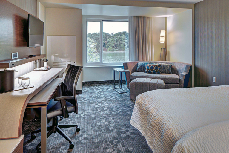 Bedroom 3, Courtyard by Marriott Appleton Riverfront, Outagamie