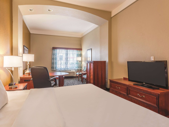 Bedroom 3, La Quinta Inn & Suites by Wyndham Deming, Luna