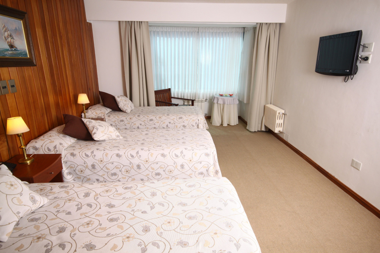 Bedroom 2, Hotel Aitue, Bariloche