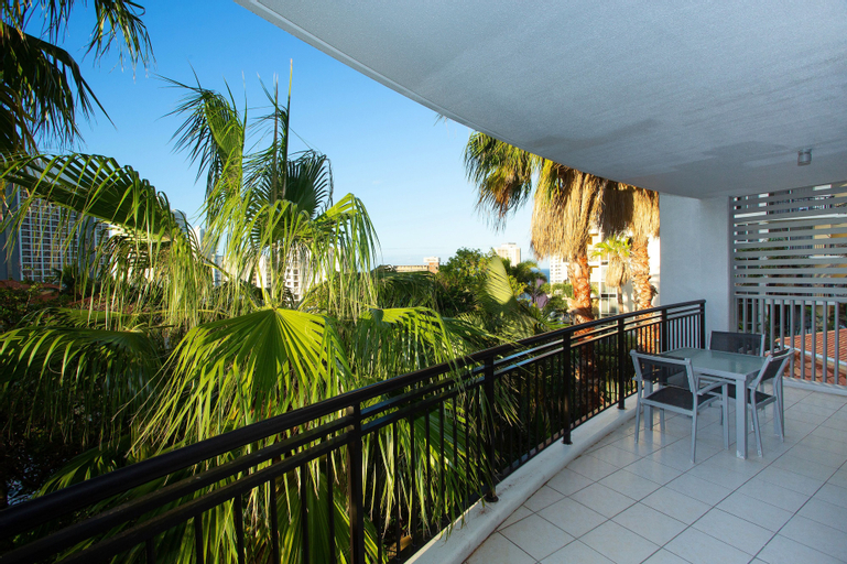 Exterior & Views 6
