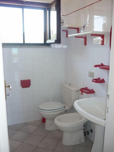 Bathroom 4, AffittaSardegna - Janna Apartments, Sassari