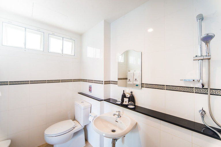 Bathroom 4, Peranakan Boutique Hotel, Pulau Phuket