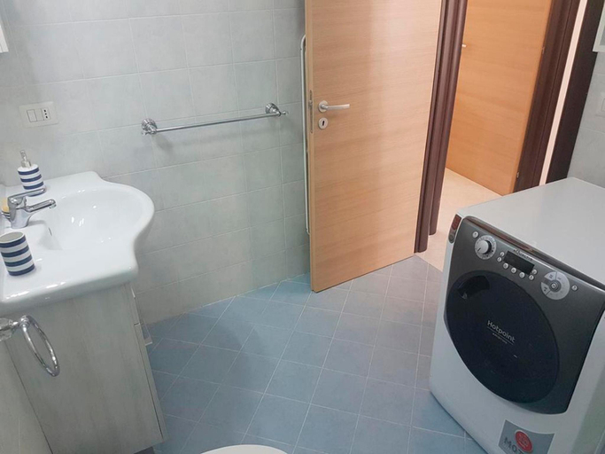 Bathroom 4, Italian charm, modern elegance in Pizzo, Vibo Valentia