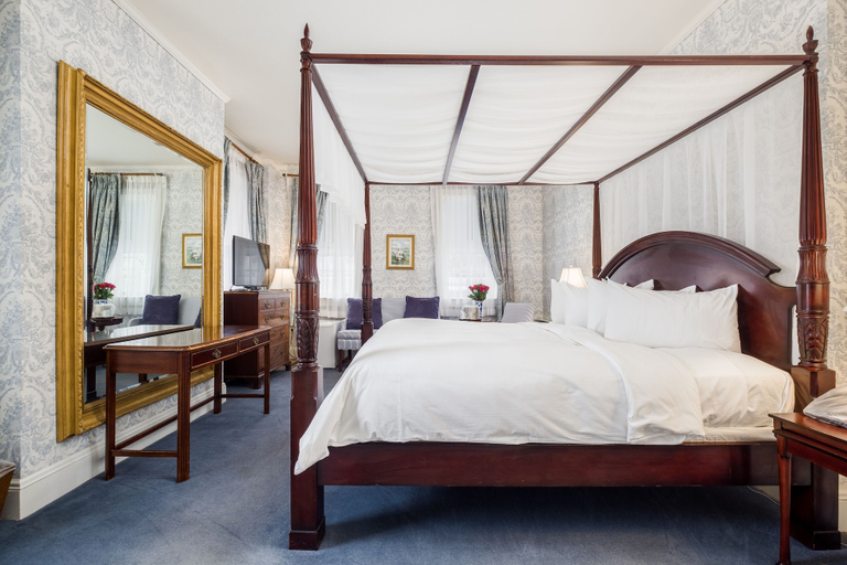 Bedroom 2, Simsbury 1820 House, Hartford
