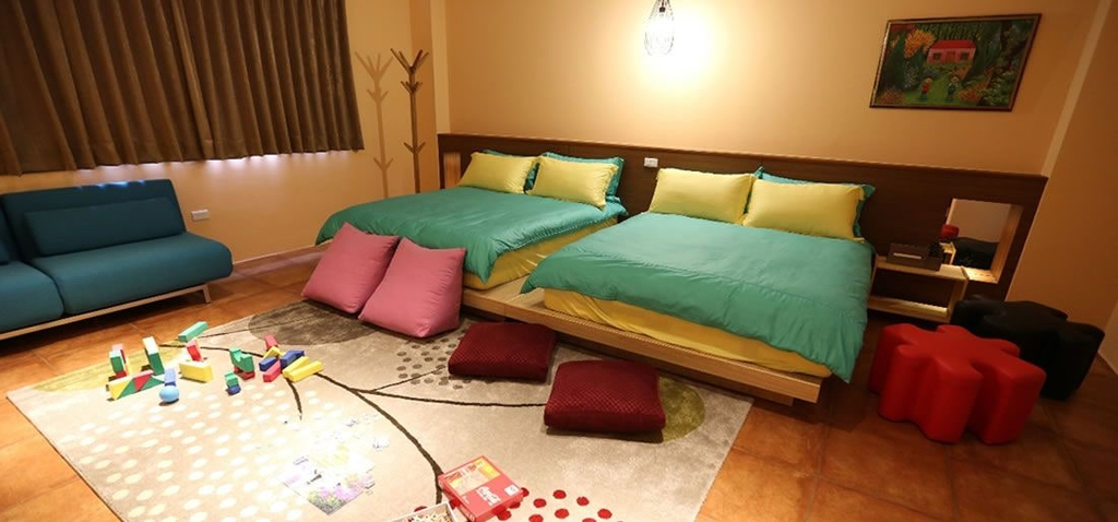 Bedroom 1, Puzzle, Yilan