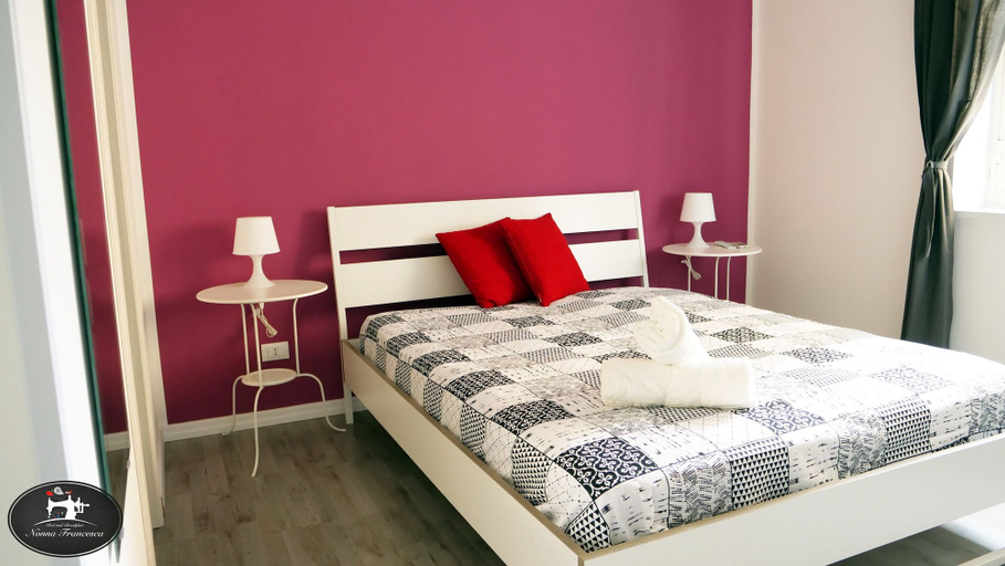 Bedroom 2, Nonna Francesca, Messina