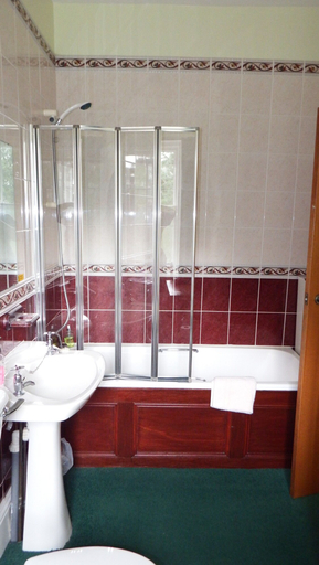 Bathroom 3, Whitchester Christian Guest House, Scottish Borders