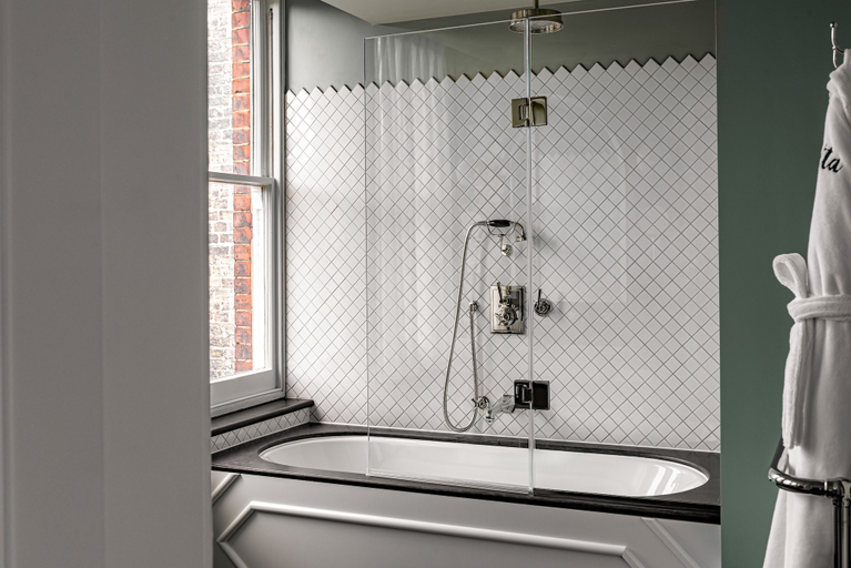 Bathroom 4, Henrietta Experimental, London