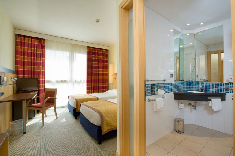 Bedroom 2, UNA Hotels Cesena Nord, Forli' - Cesena