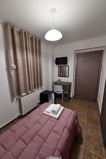 Bedroom 4, B&B Di Gabriele Filomena, Crotone