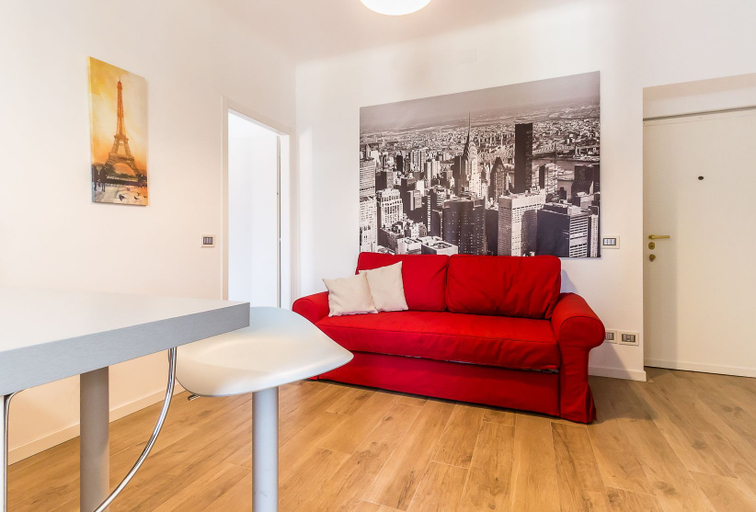 Others 4, Alessia's Flat - Sarpi 3, Milano