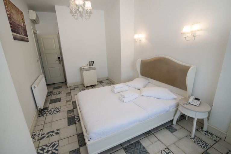 Bedroom 3, Buyukada Cankaya Hotel, Adalar
