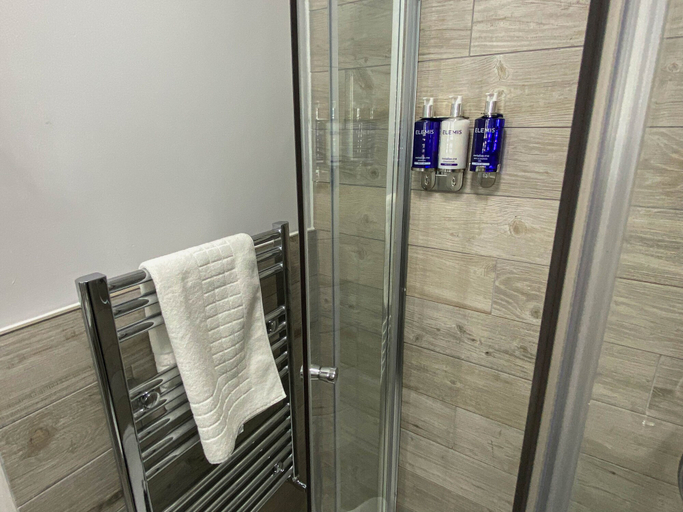 Bathroom 3, Belmont Llandudno, Conwy
