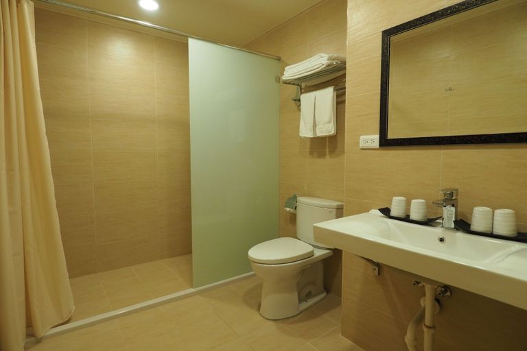 Bathroom 5, M Hotel, Kaohsiung