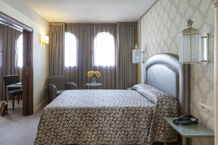 Bedroom 3, Hotel Macià Alfaros, Córdoba