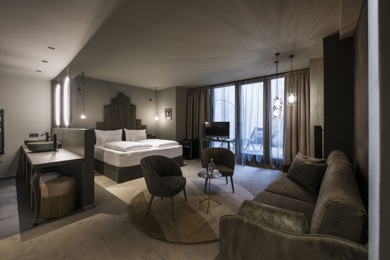 Bedroom 3, Altstadthotel Weisses Kreuz, Innsbruck