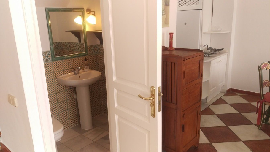 Bathroom 4, Spacious Family Benahavis Retreat, Málaga