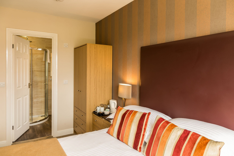 Bedroom 2, Hermiston Guest House, Cumbria