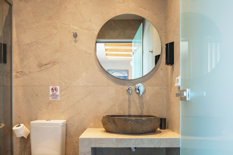 Bathroom 4, Skipper Beachfront Suites, Crete