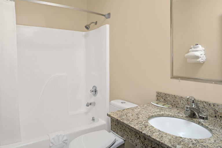 Bathroom 4, Super 8 by Wyndham Omaha I-80 West, Douglas
