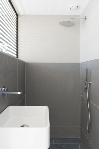 Bathroom 4, La Reine Jane, Var