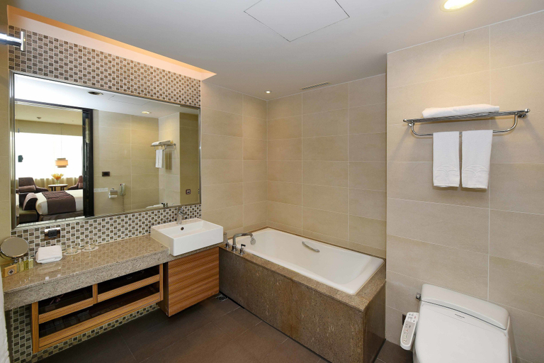 Bathroom 5, Fullon Hotel Taipei Central, Taipei City