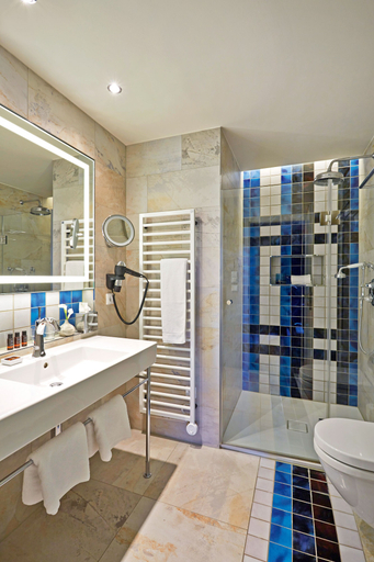 Bathroom 5, AALERNHÜS hotel & spa, Nordfriesland