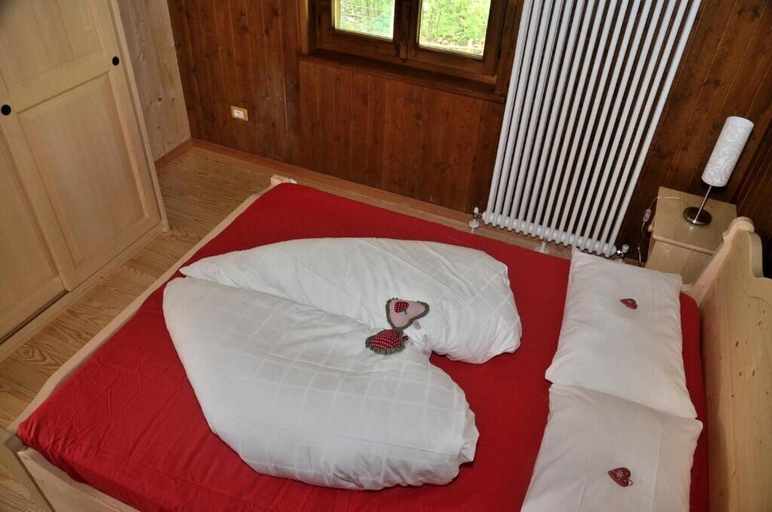Bedroom 2, Agritur Maso Kofler, Trento