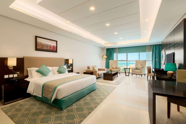 Bedroom 4, Ramada Hotel & Suites by Wyndham Amwaj Islands Manama, Muharraq