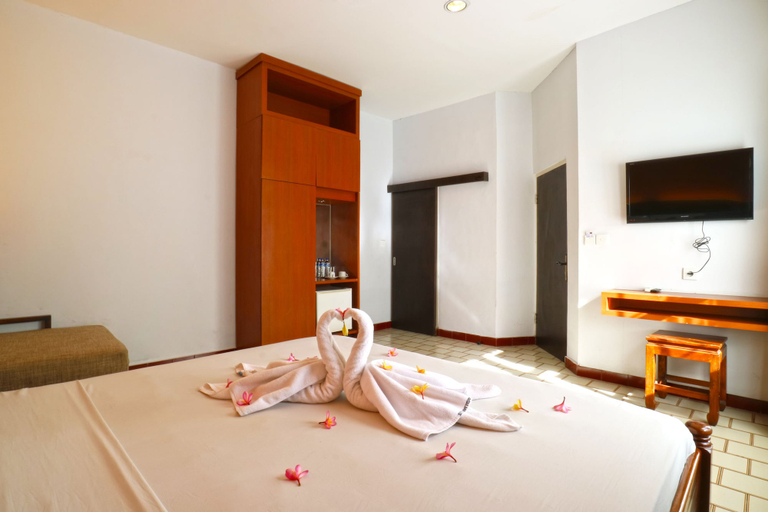 Bedroom 2, Aquarius Star Hotel, Badung