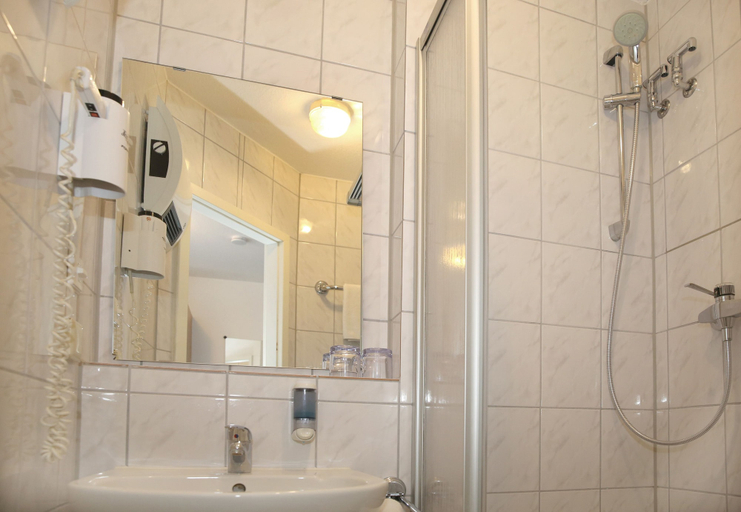 Bathroom 5, Auerstein Dependance, Heidelberg