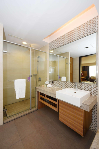 Bathroom 5, Fullon Hotel Taipei Central, Taipei City