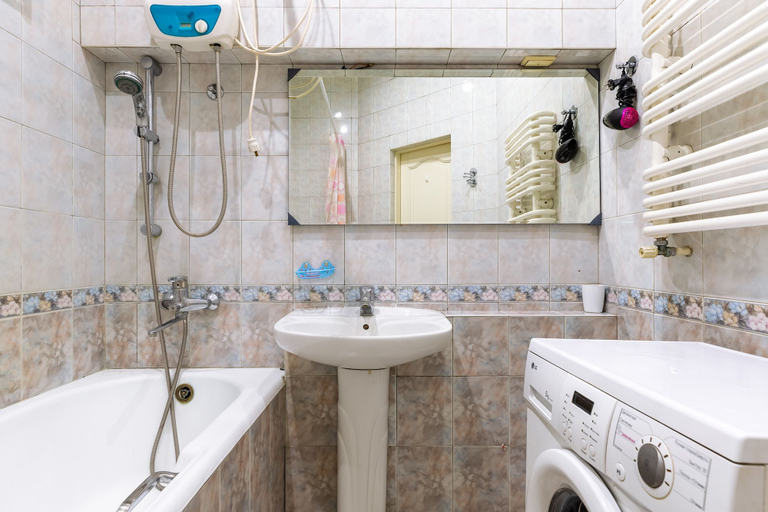 Bathroom 3, Apartment on Park Pobedy, Western