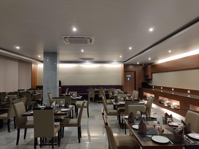 Food & Drinks 4, Hotel Tree Fern, Dibrugarh