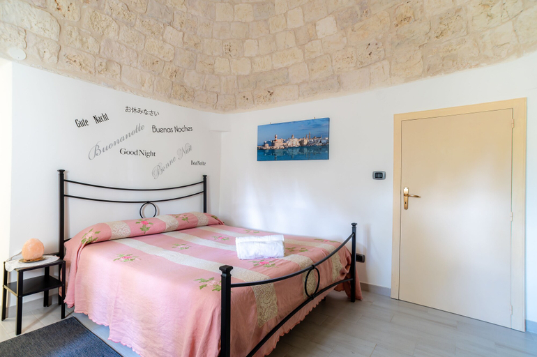Bedroom 3, La Maison-D B&B, Bari