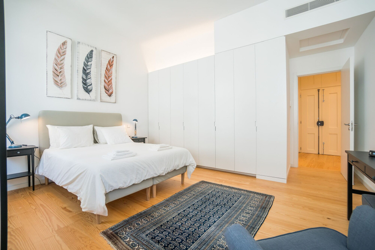 Bedroom 3, Spacious and Bright Apartment in Cais Sodre, Lisbon