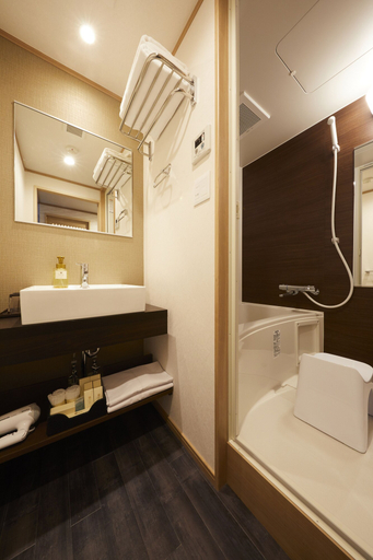 Bathroom 4, Rinn Miyagawacho Grande, Kyoto
