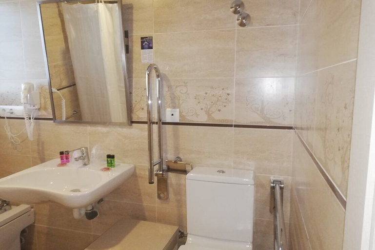 Bathroom 5, Hotel Roca Bella, Baleares