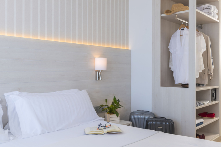 Bedroom 3, Hotel Marsol, Girona
