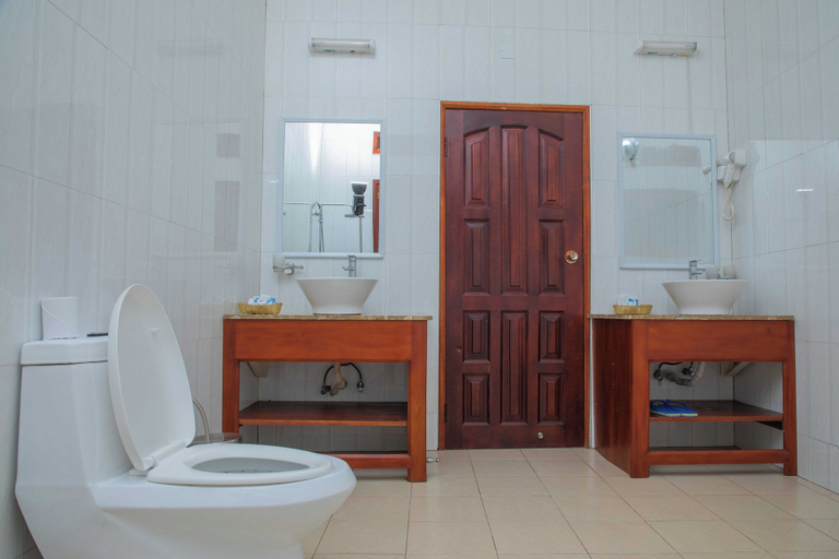 Bathroom 4, Miika Eco Resort Hotel, Bugahya
