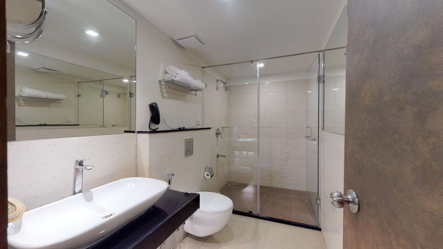 Bathroom 5, Shivas Gateway Airport Road, Bangalore
