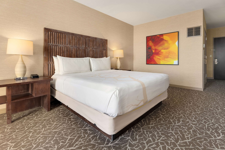 Bedroom 4, Hilton La Jolla Torrey Pines, San Diego