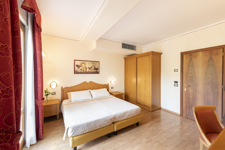 Bedroom 3, Hotel Pineta Campi, Brescia