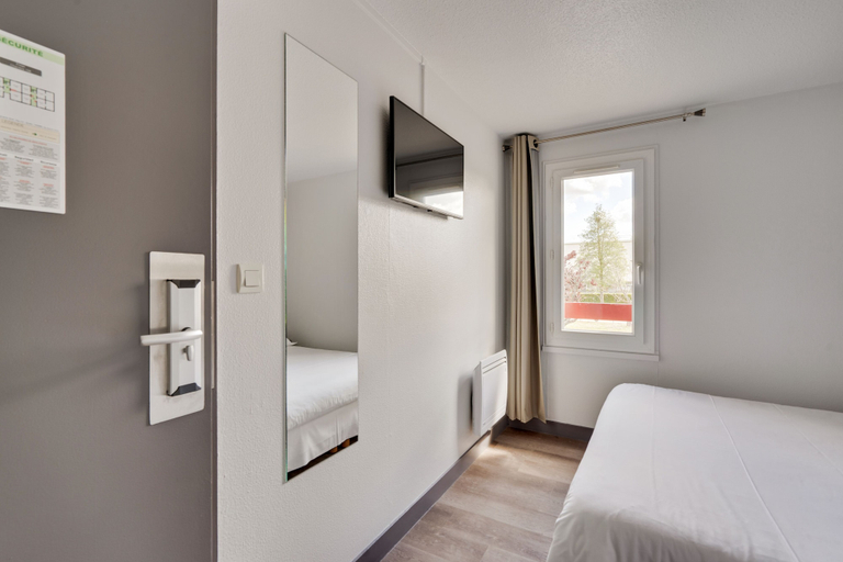 Bedroom 2, Balladins Blois, Loir-et-Cher