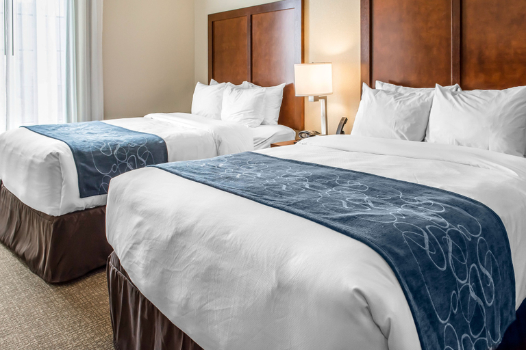 Bedroom 3, Comfort Suites Near Potomac Mills, Prince William