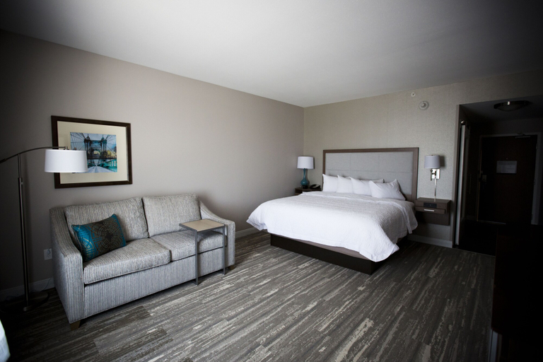 Bedroom 2, Hampton Inn Blue Ash/Cincinnati, Hamilton