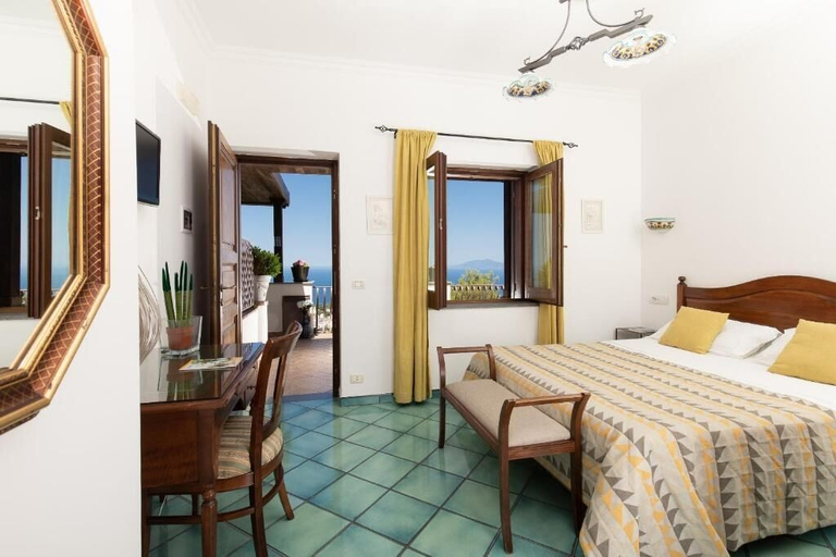 Bedroom 3, Monte Solaro, Napoli
