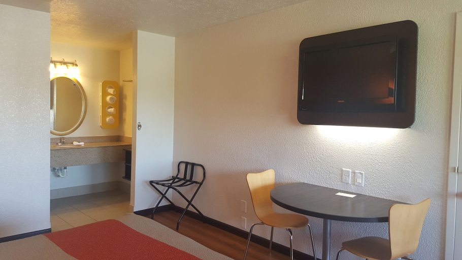 Others 5, Motel 6 Columbus, OH - OSU, Franklin