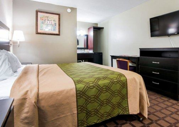 Bedroom 3, Econo Lodge, Johnston